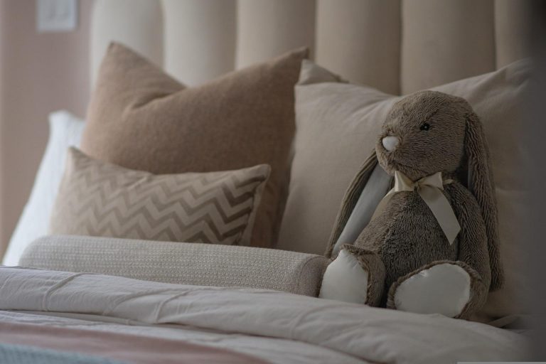 bedroom-gdb2b7a94f_1280